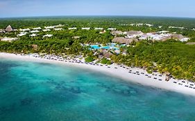 Grand Palladium Colonial Resort & Spa